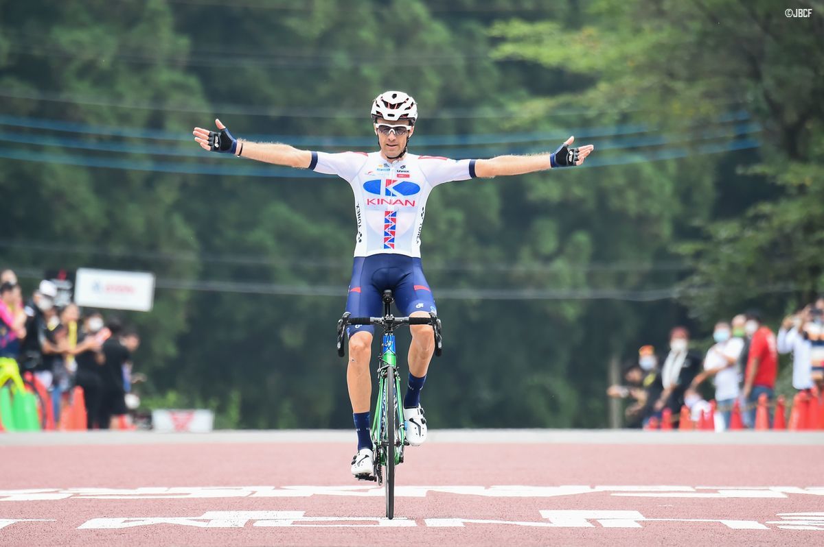 独走で逃げ切ったトマ・ルバ（KINAN Cycling　Team）が優勝